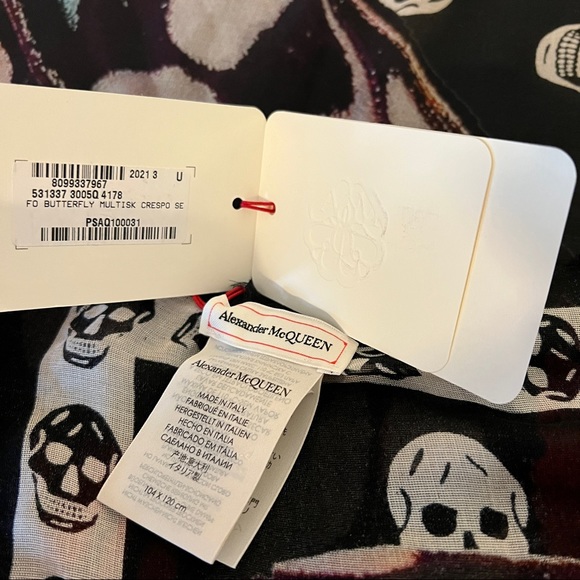 NWT Alexander McQueen Large Skull & Butterfly Crespo Scarf - Black w/white & red - Picture 4 of 5